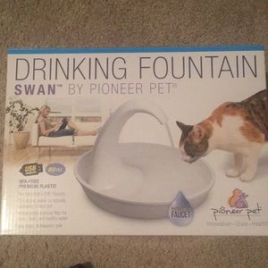 Pioneer Pet Drinking Fountain White Plastic Bonus*Free filters included*